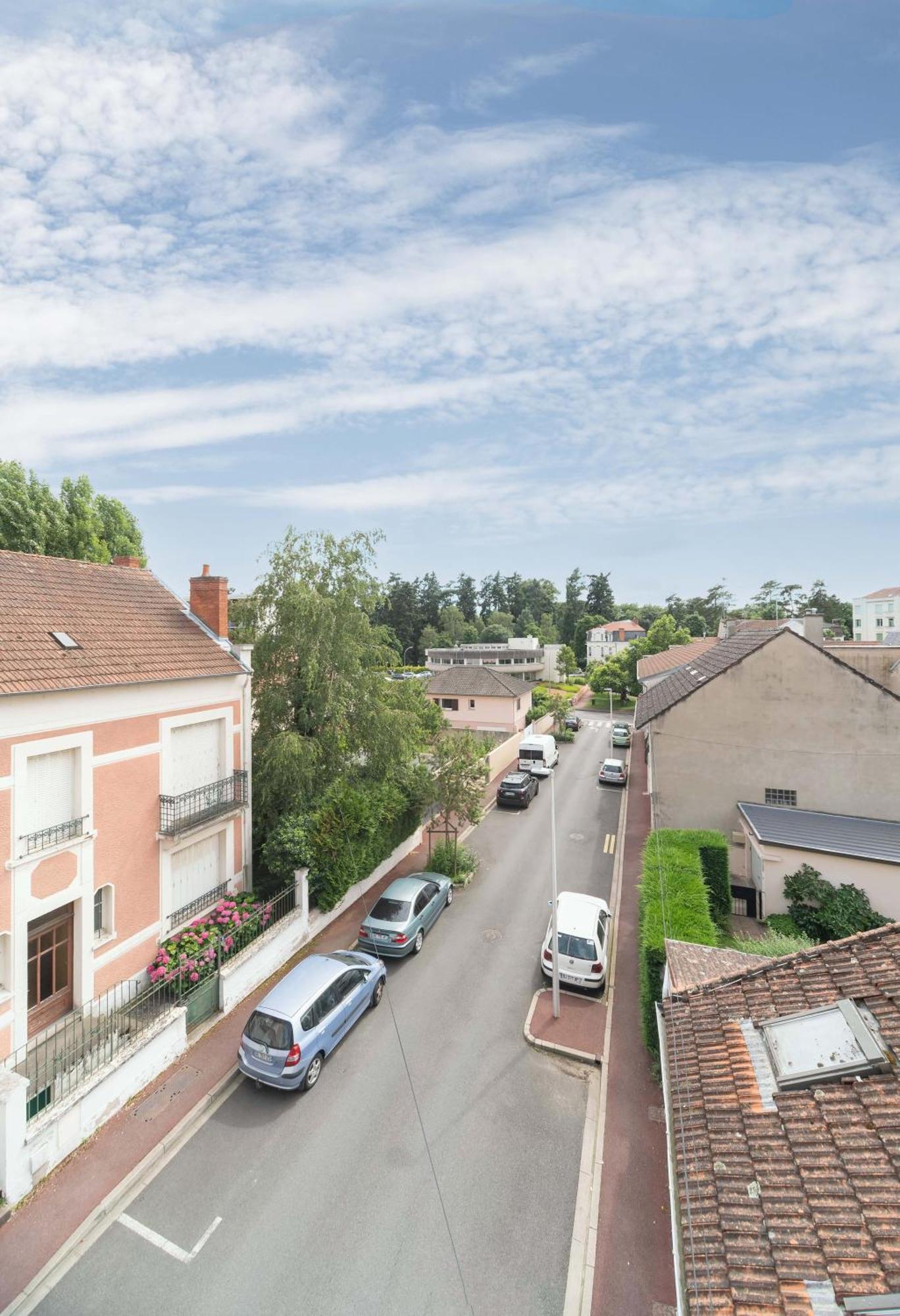 Le Grenet - Appartement Design En Duplex Vichy Exteriör bild